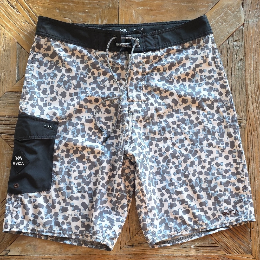 RVCA swim trunks 30